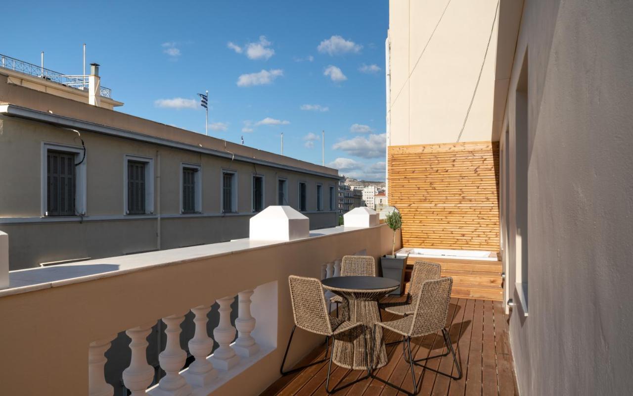 Praxitelous Luxury Suites Атина Екстериор снимка