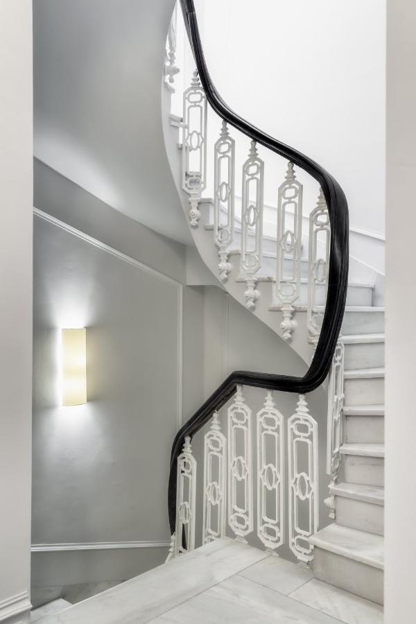 Praxitelous Luxury Suites Атина Екстериор снимка
