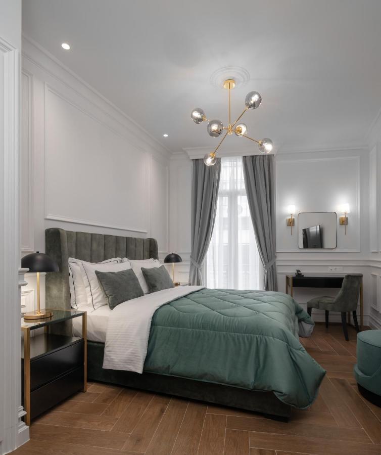 Praxitelous Luxury Suites Атина Екстериор снимка
