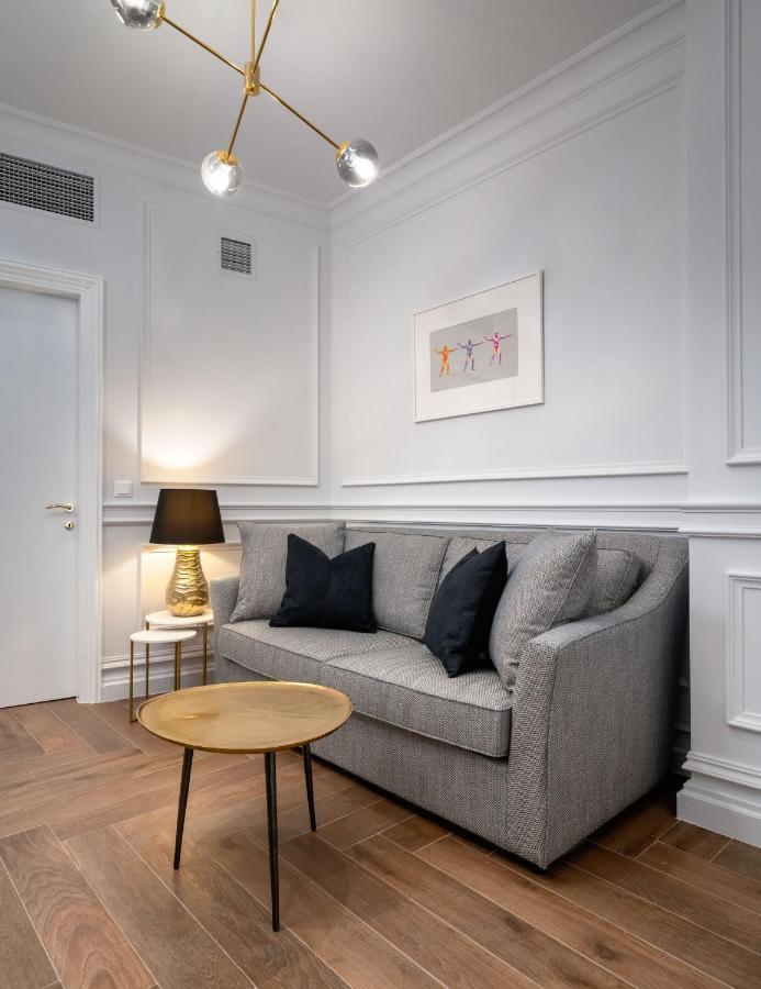 Praxitelous Luxury Suites Атина Екстериор снимка