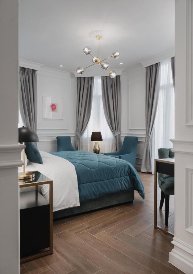 Praxitelous Luxury Suites Атина Екстериор снимка