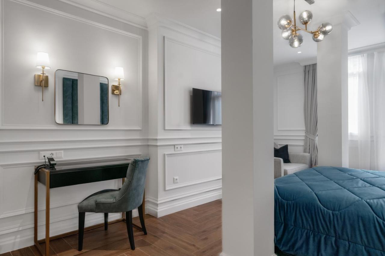 Praxitelous Luxury Suites Атина Екстериор снимка