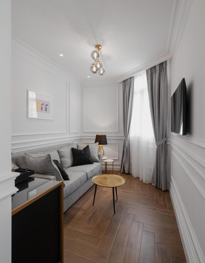 Praxitelous Luxury Suites Атина Екстериор снимка