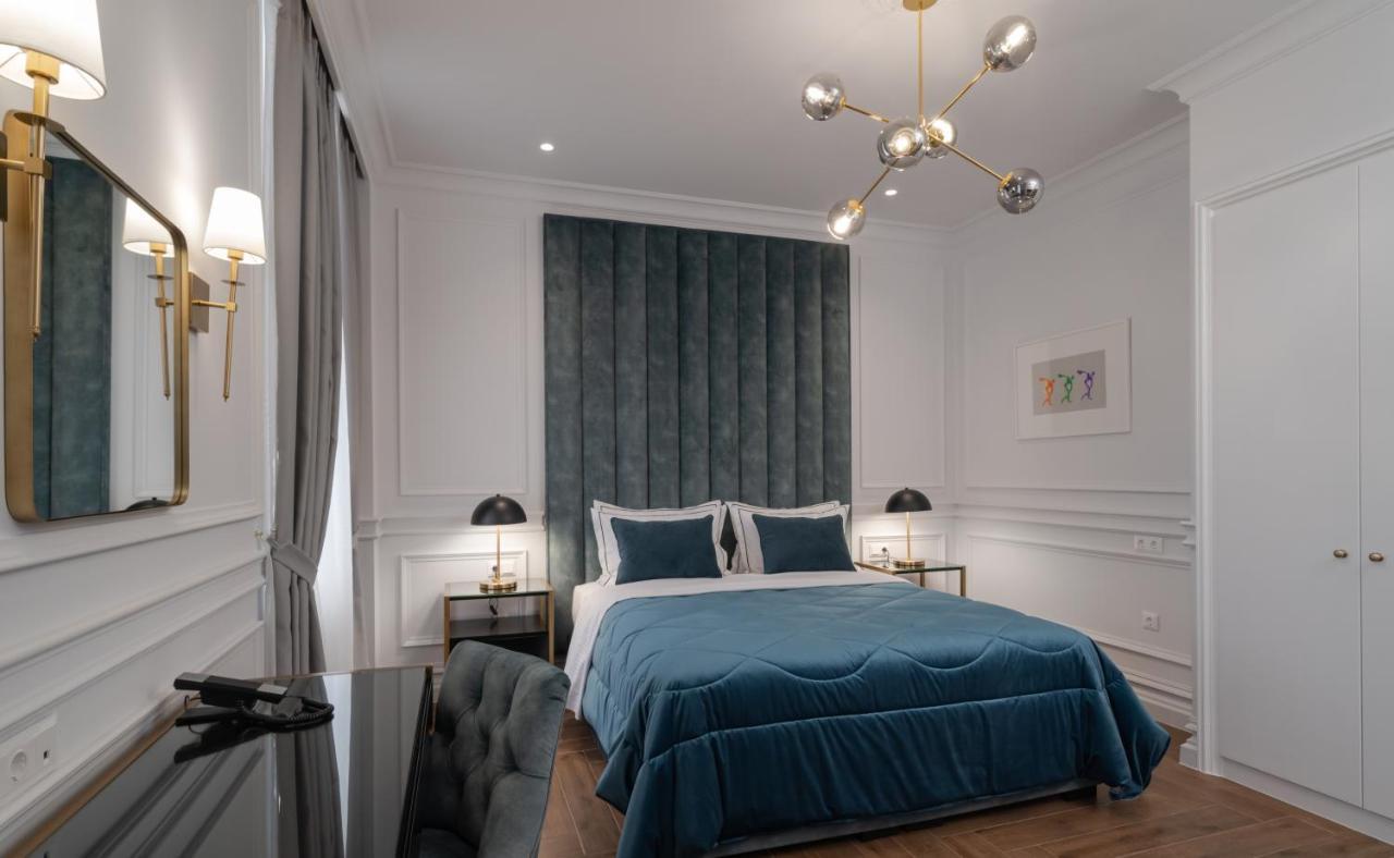 Praxitelous Luxury Suites Атина Екстериор снимка
