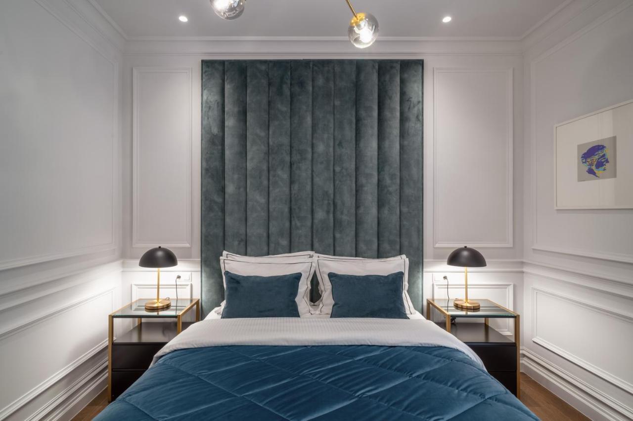 Praxitelous Luxury Suites Атина Екстериор снимка
