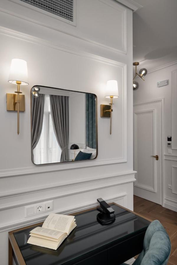 Praxitelous Luxury Suites Атина Екстериор снимка