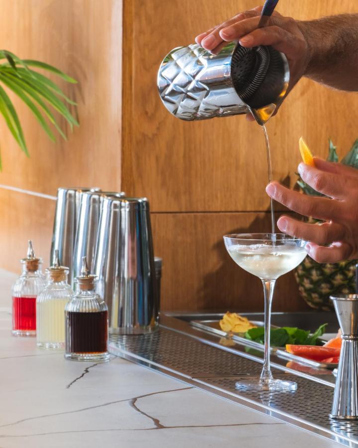 Praxitelous Luxury Suites Атина Екстериор снимка